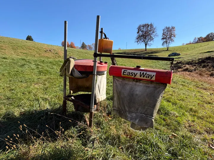 Easy Way Portable Cattle Oiler with Fly Control Applicator
