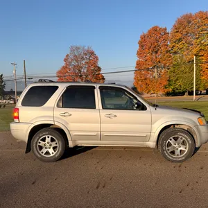 2004 FORD ESCAPE LIMITED | 76K MILES