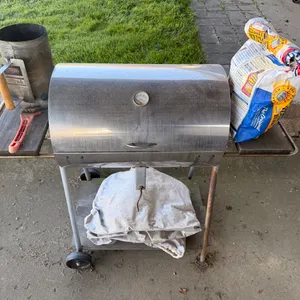 STAINLESS CHARCOAL GRILL WITH ACCESSORIES