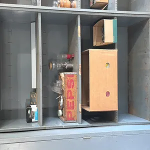 METAL SEHLVING WITH CONTENTS