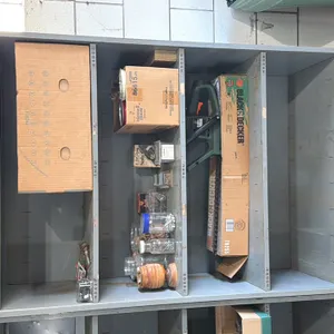 METAL SEHLVING WITH CONTENTS