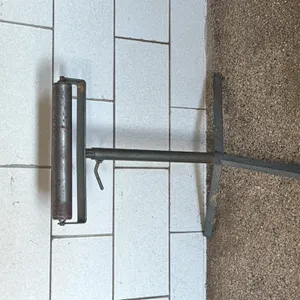 ADJUSTABLE PEDESTAL ROLLER STAND