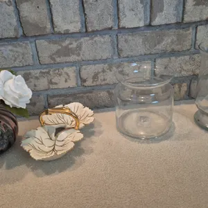 2 GLASS VASES, DOUBLE LEAF CANDY DISH, AND VASE WITH FAUX FLOWERS