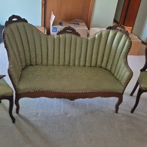 ANTIQUE VICTORIAN PARLOR SET