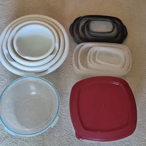 TUPPERWARE CONTAINERS AND MIXING BOWLS
