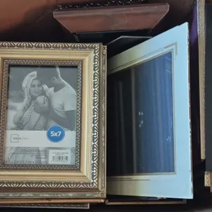 ASSORTED PICTURE FRAMES