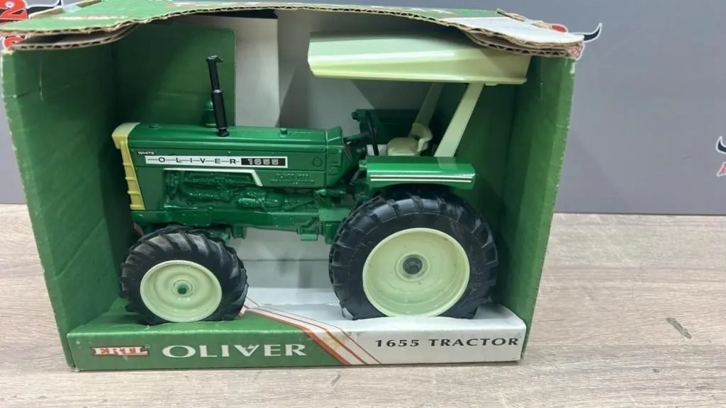 ERTL 1:16 Oliver Model 1655 MFWD Tractor.