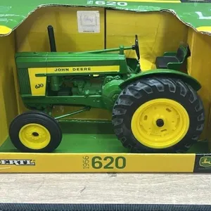 ERTL 1:16, 1956 John Deere Model 620 Tractor.