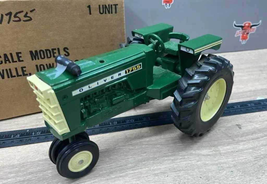 Scale Models 1:16 Oliver Model 1755 Tractor.