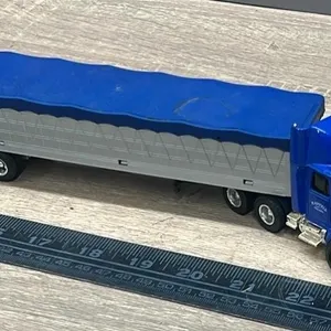 ERTL 1:64 International Truck w/Grain Trailer