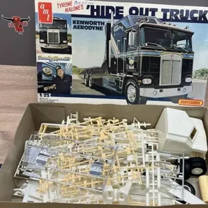 1:25 AMT Tyrone Malone's Hide Out Truck Model