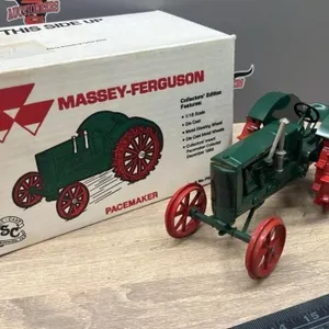 SpecCast 1:16 Collectors Edition Massey Harris.