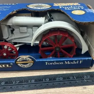 ERTL 1:16 Special Edition. Fordson Model F
