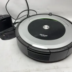iRobot Roomba 690 Vacuum with Charging Dock