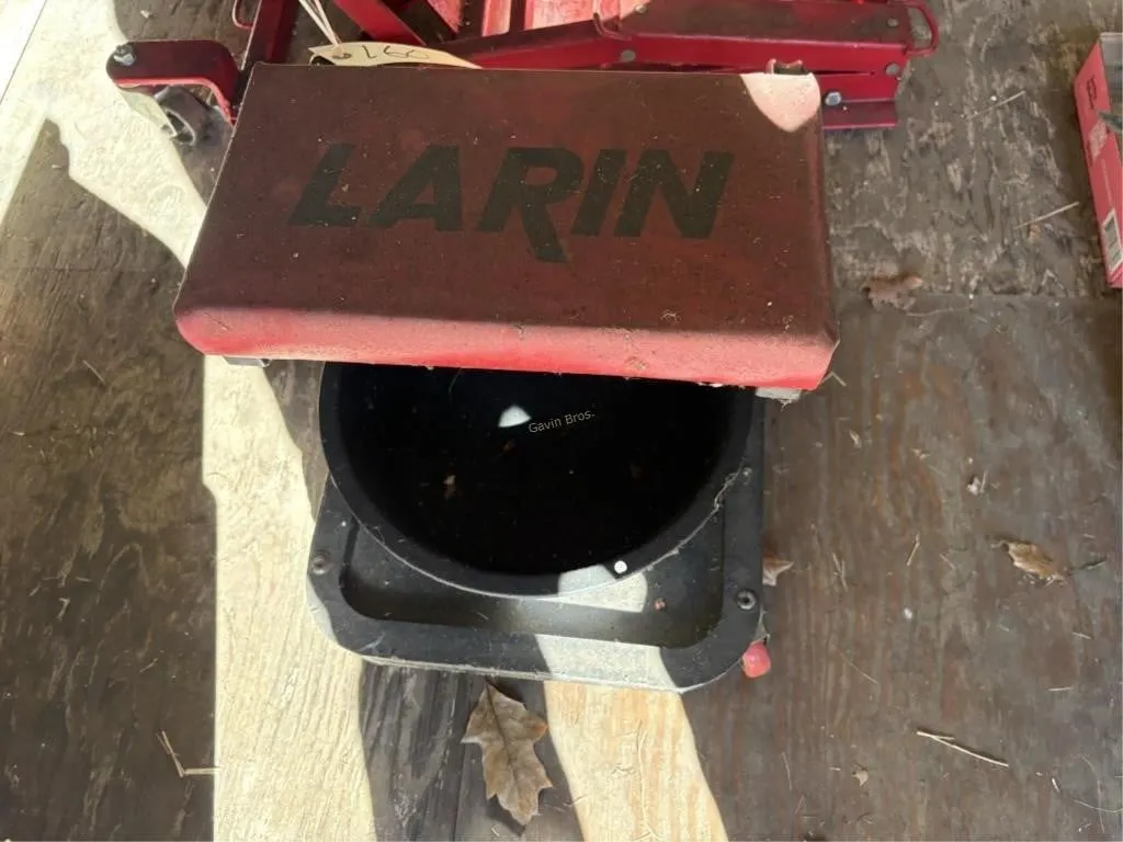 Larin Stool & oil pan