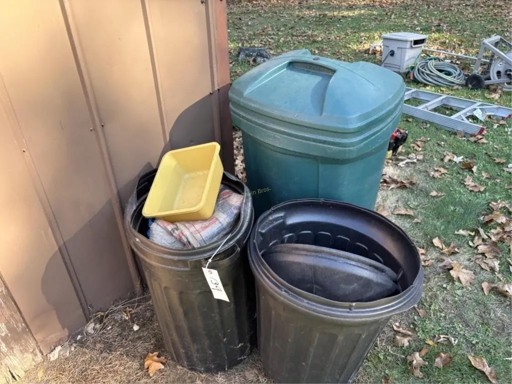Plastic Garbage Cans