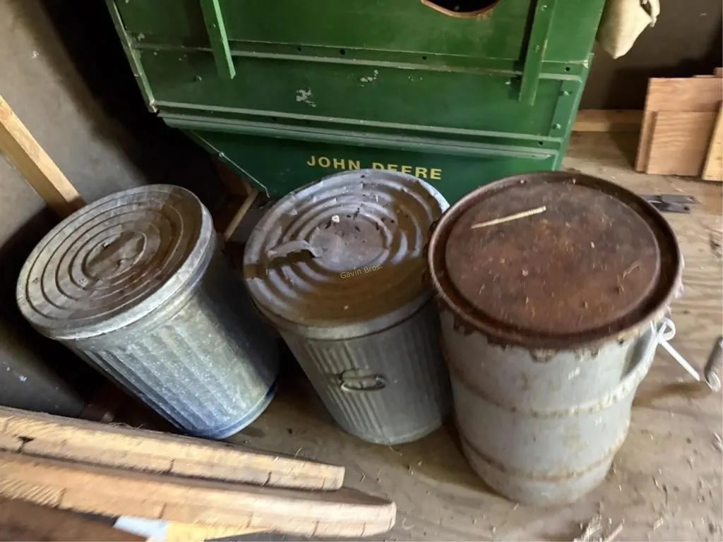 Garbage Cans & Barrel
