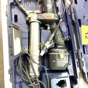 LLINCOLN CORDLESS GREASE GUN IN CASE