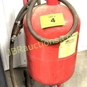 40LB PRESSURIZED SANDBLASTER CENTRAL PNEUMATIC