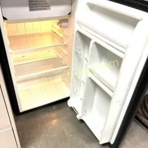 GALANZ OFFICE / DORM SIZE REFRIGERATOR