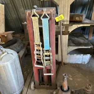 Hydraulic bumper jack