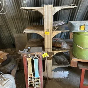 Metal shelving unit