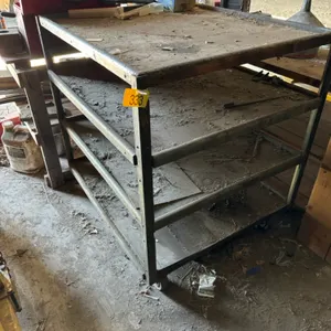 Shelving unit on castors